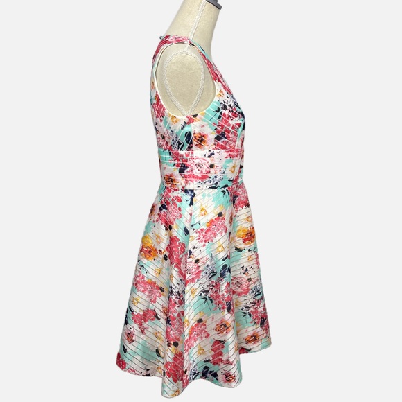 RW&CO Fit and Flare Floral Print Lined Sleeveless Dress Size 6 EUC - Picture 3 of 10
